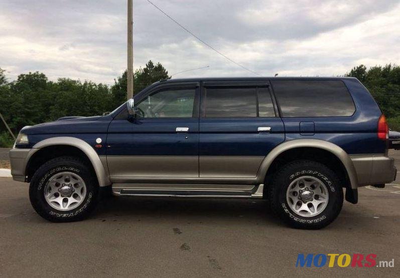 2000' Mitsubishi Pajero Sport photo #1