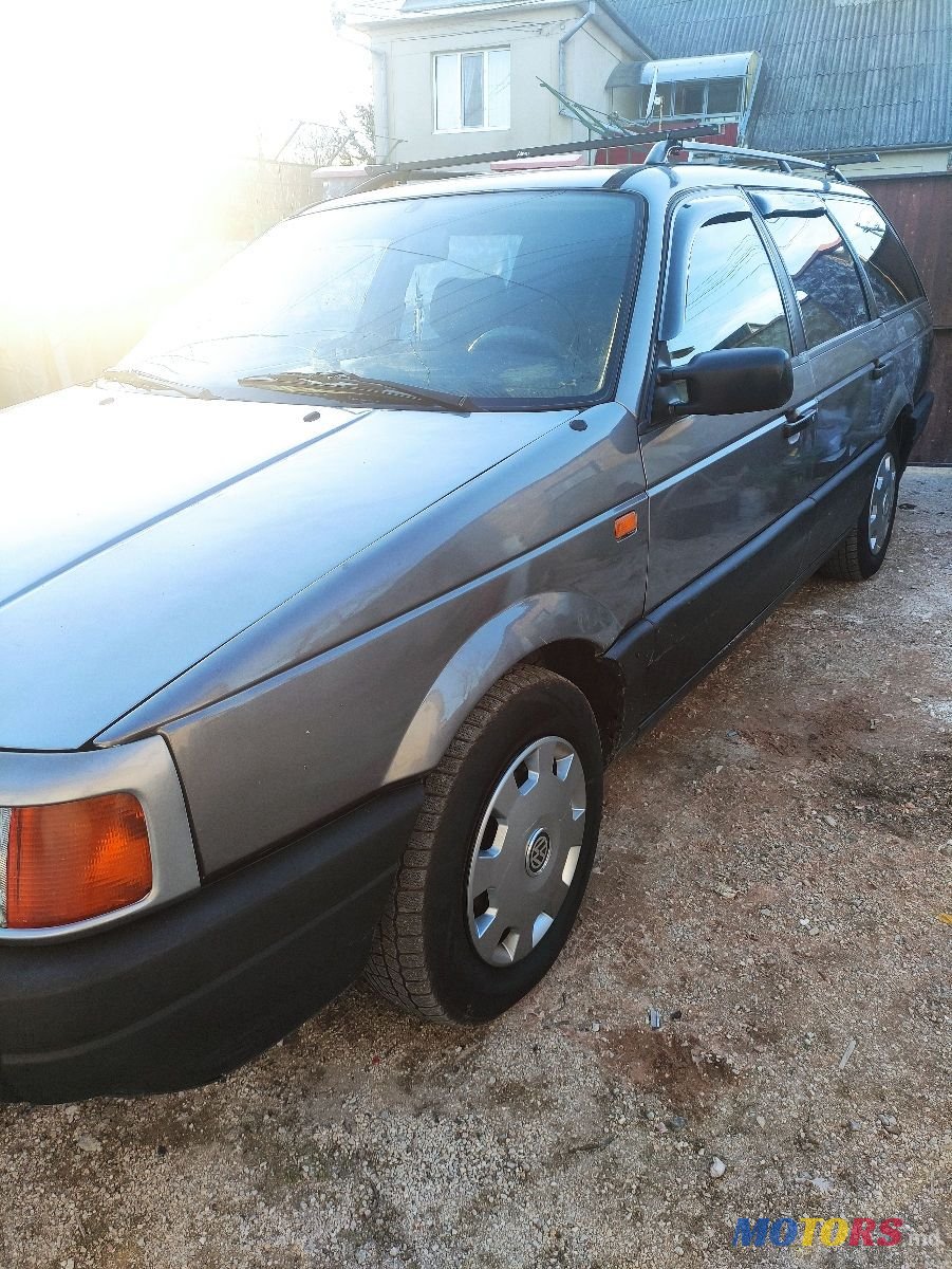 1993' Volkswagen Passat photo #1