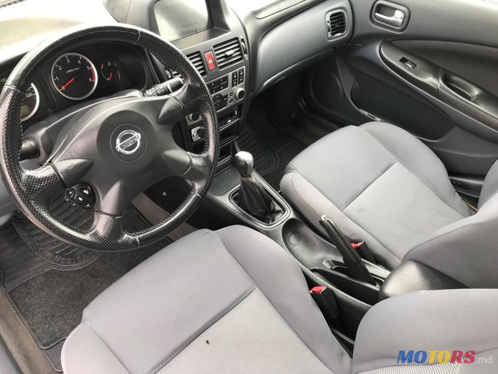 2004' Nissan Almera photo #6