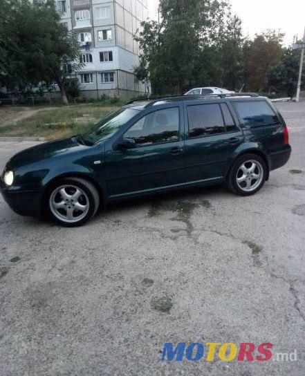 2001' Volkswagen Golf photo #1