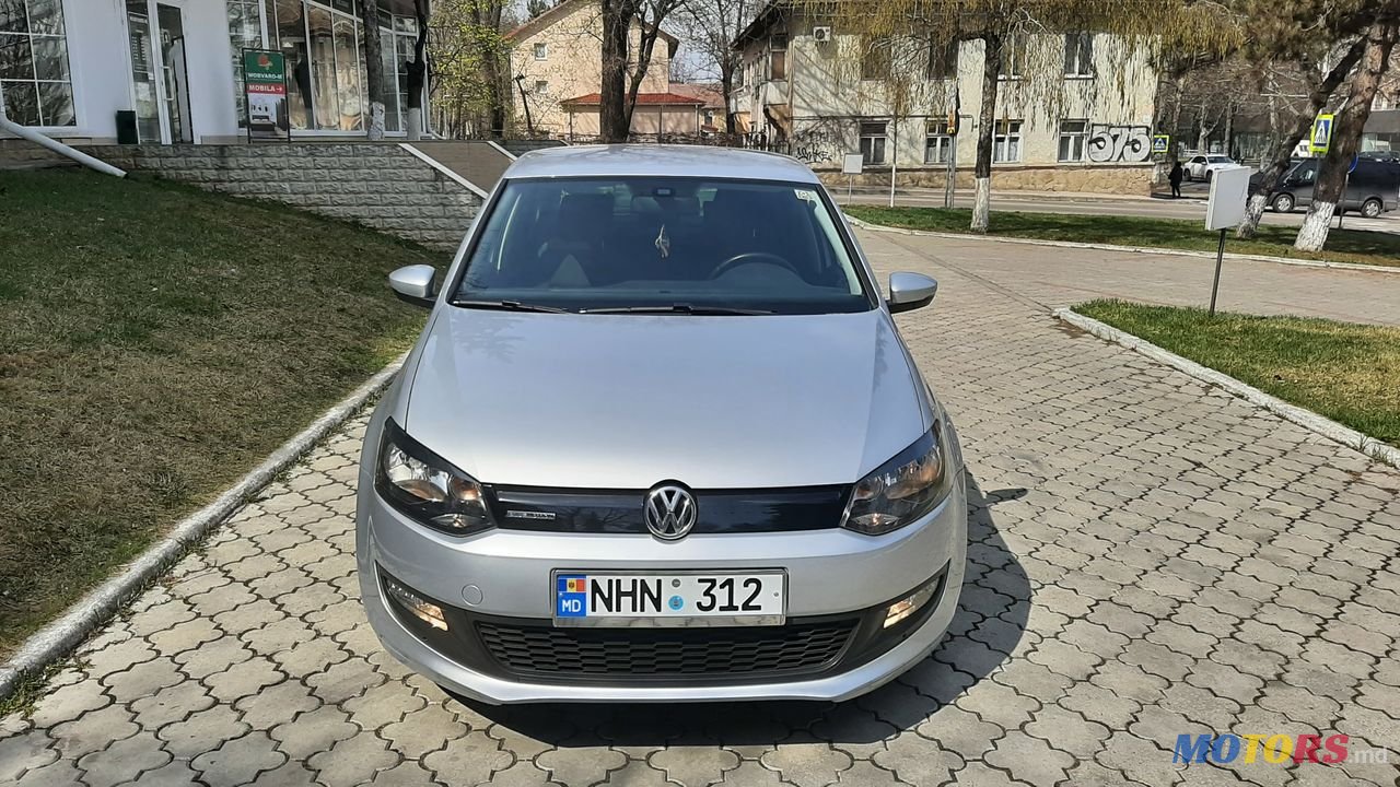 2013' Volkswagen Polo photo #2