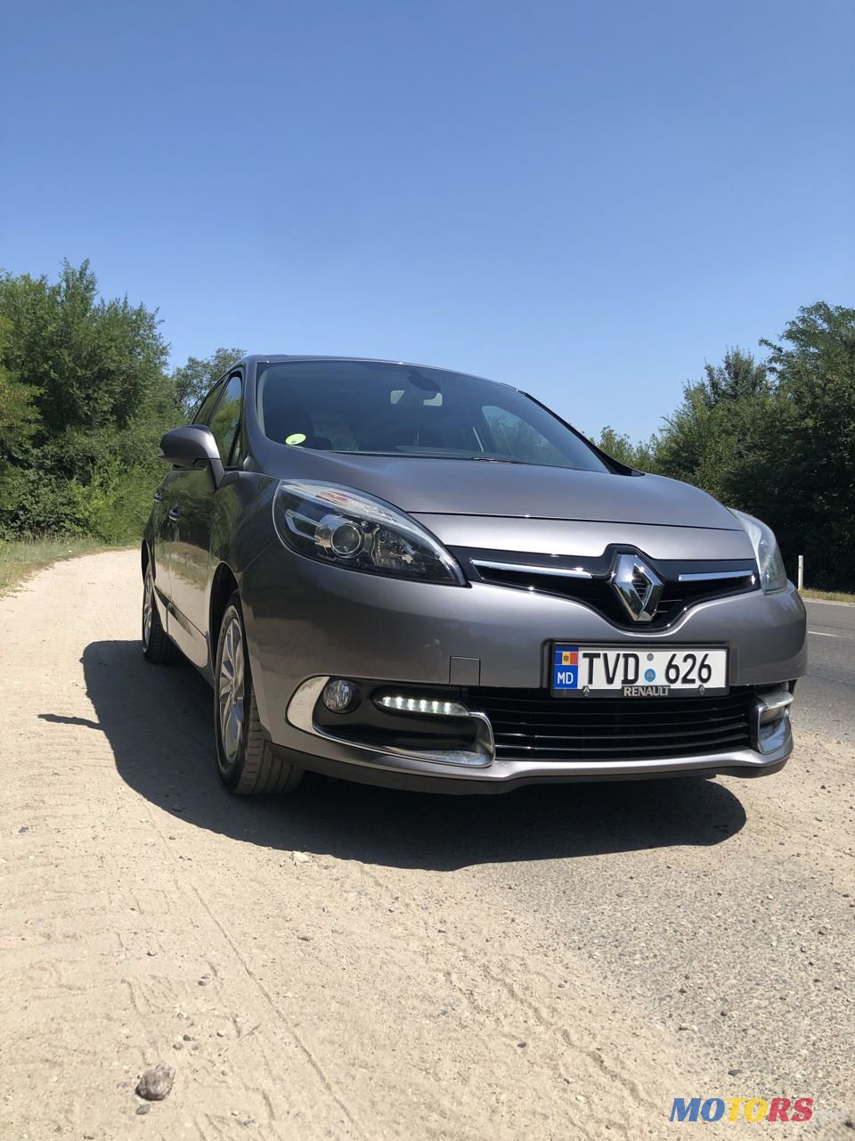 2013' Renault Scenic photo #2