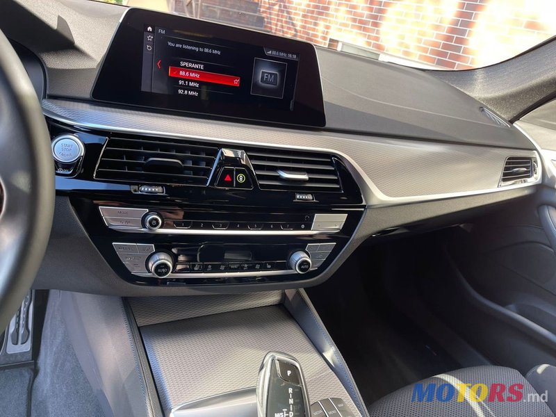 2019' BMW 5 Series photo #5