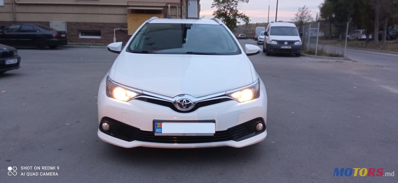 2016' Toyota Auris photo #3