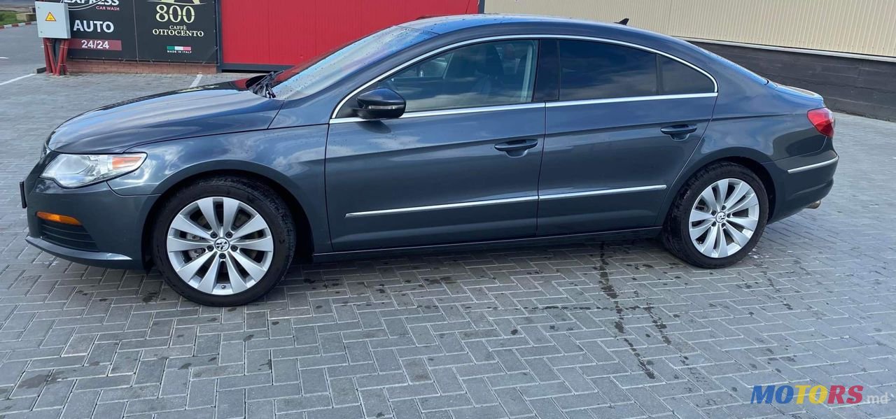 2011' Volkswagen Passat photo #4