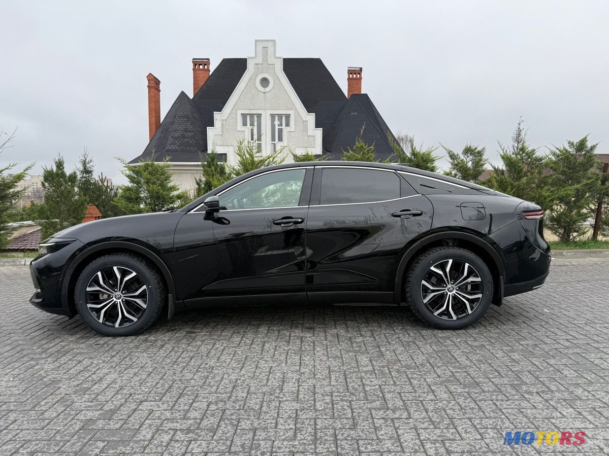 2023' Toyota Crown photo #5