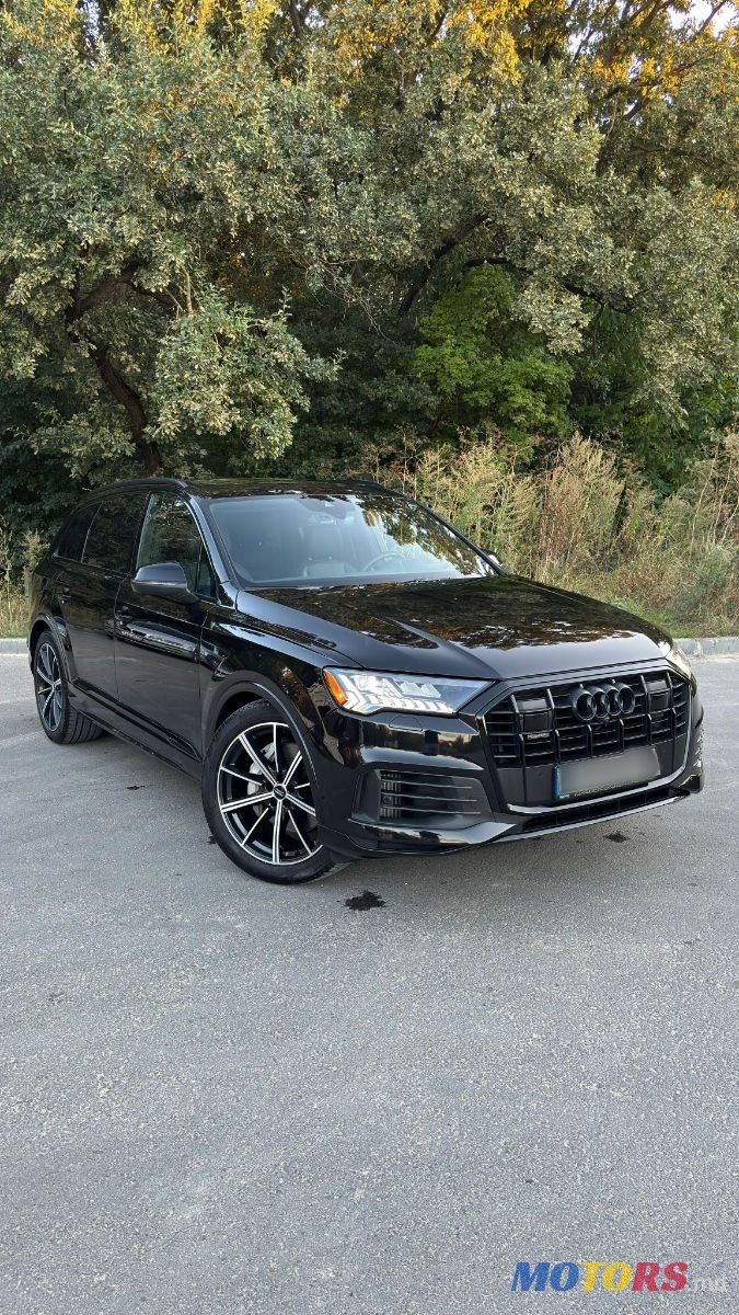 2020' Audi Q7 photo #2