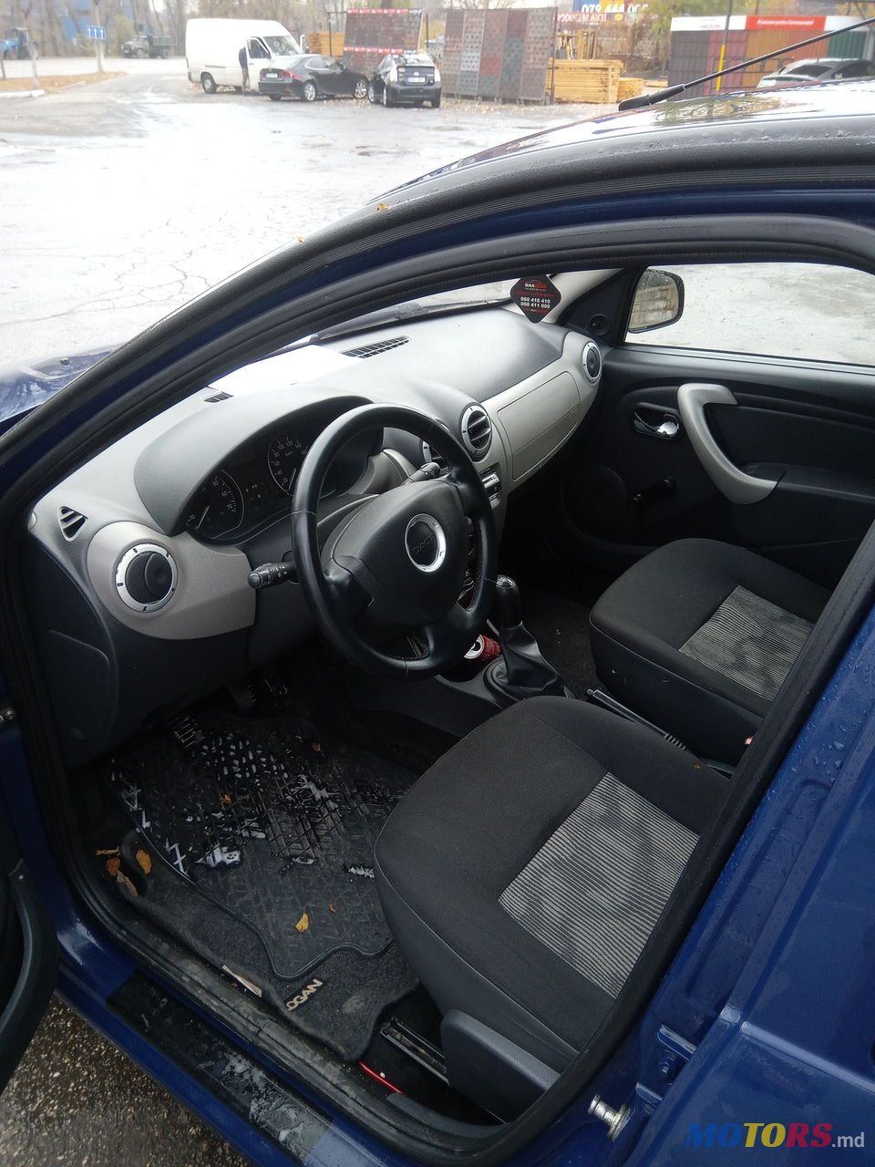 2008' Dacia Sandero photo #5