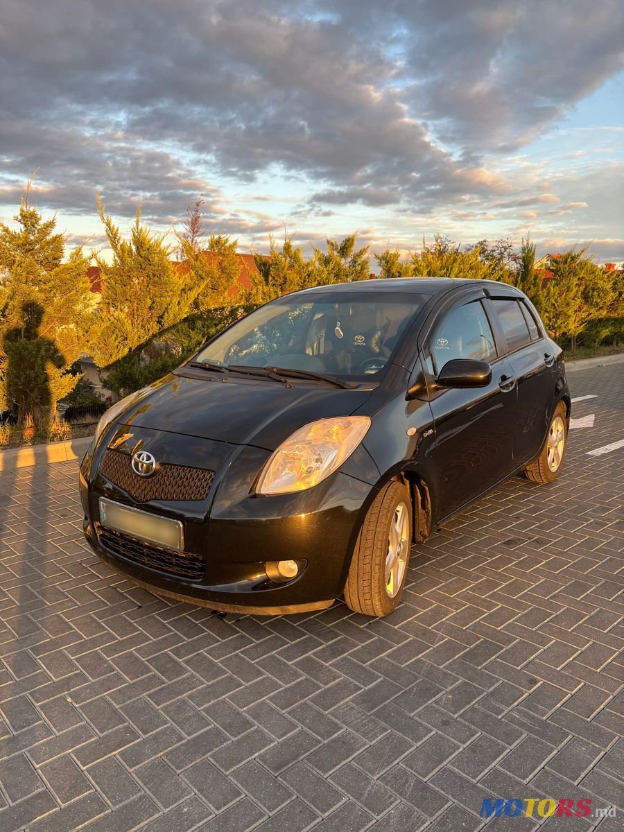 2008' Toyota Yaris photo #2