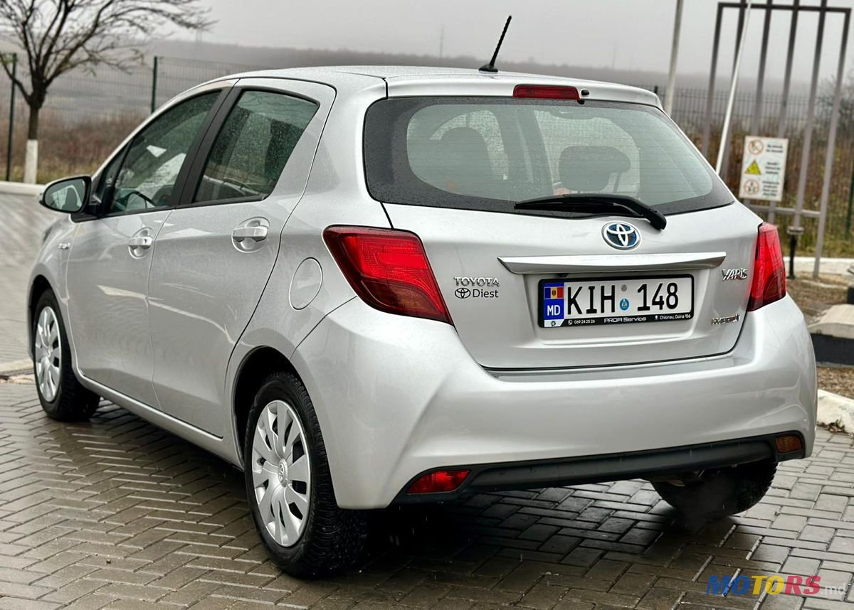 2015' Toyota Yaris photo #3