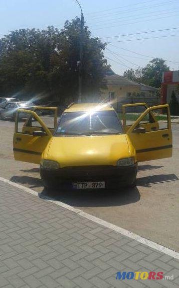 1995' Ford Escort photo #1