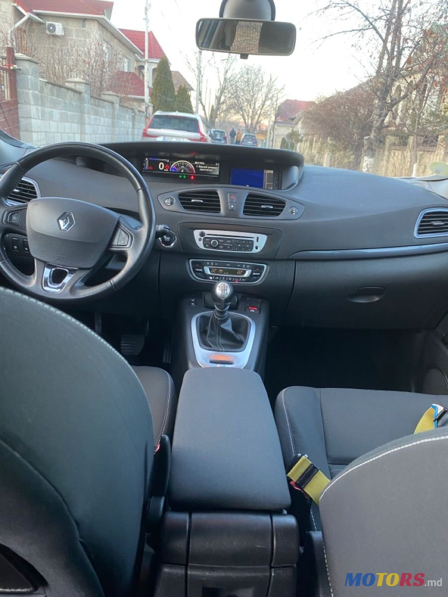 2015' Renault Scenic photo #5
