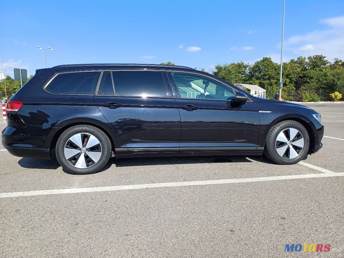 2016' Volkswagen Passat photo #3