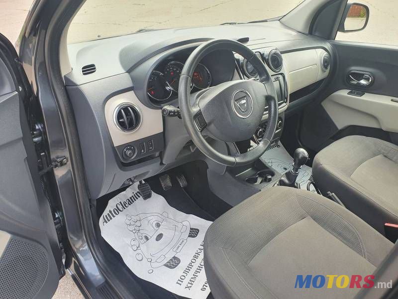 2012' Dacia Lodgy photo #5