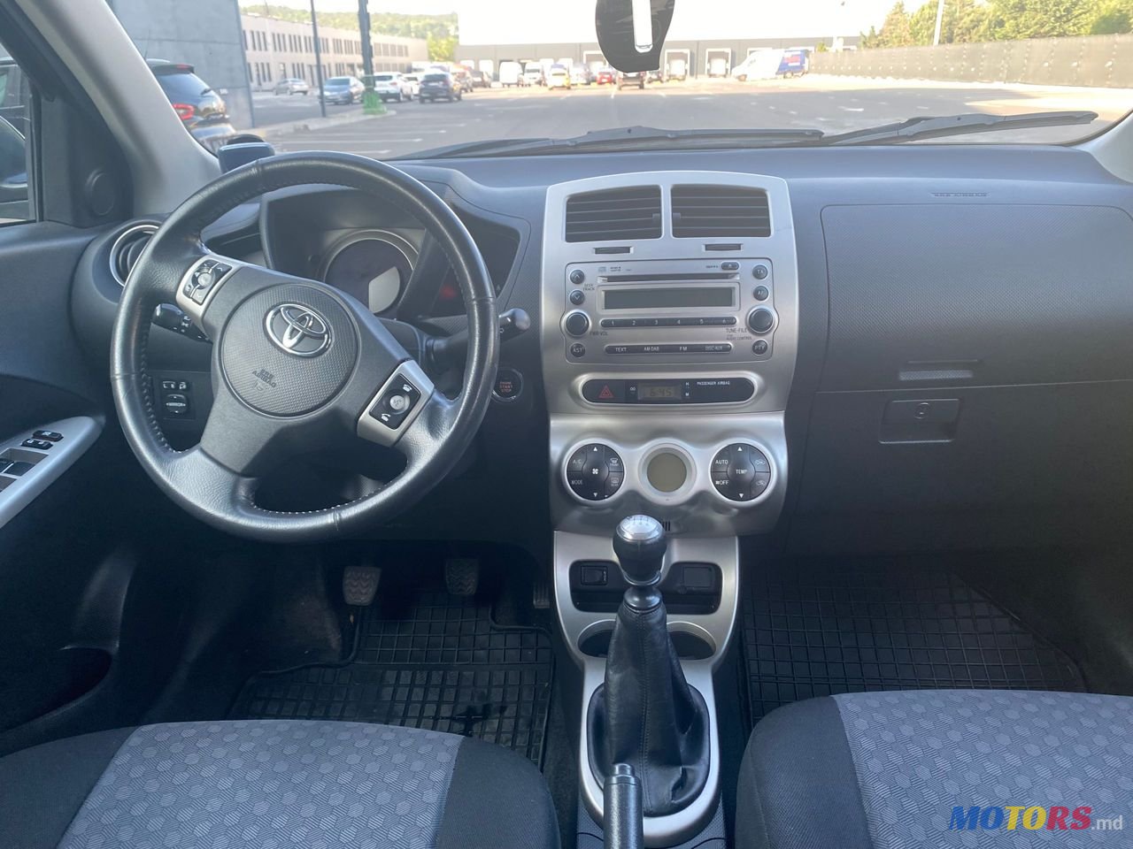 2009' Toyota Urban Cruiser photo #5