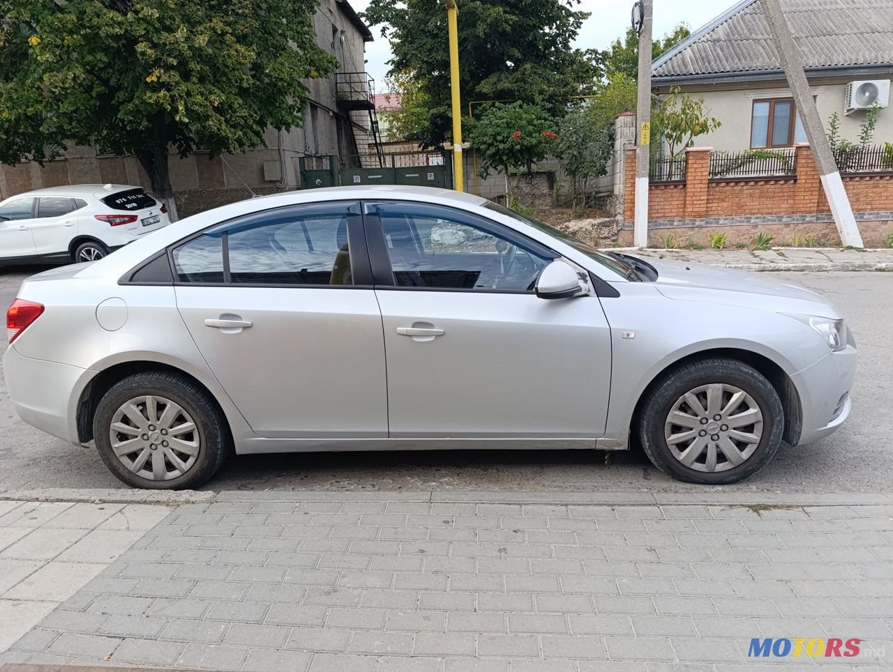 2012' Chevrolet Cruze photo #2