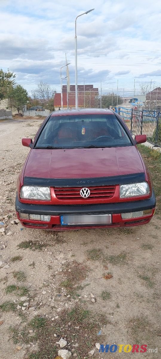 1998' Volkswagen Vento photo #1