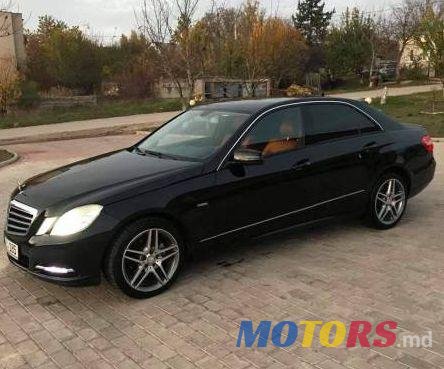 2011' Mercedes-Benz E photo #2