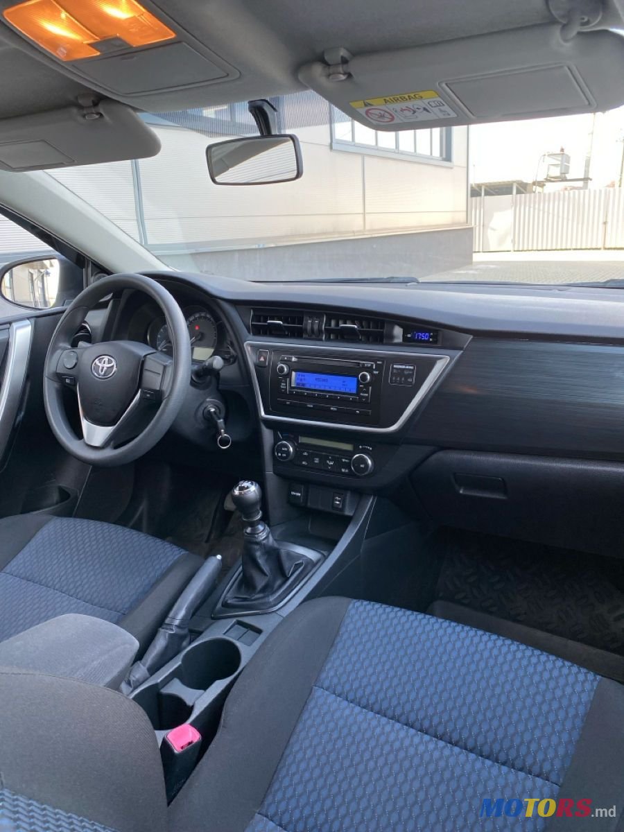 2014' Toyota Auris photo #3