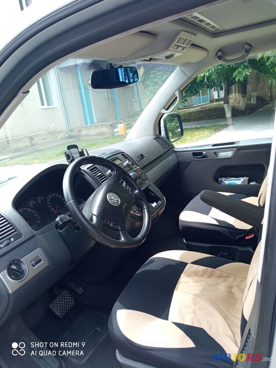 2006' Volkswagen Multivan photo #3