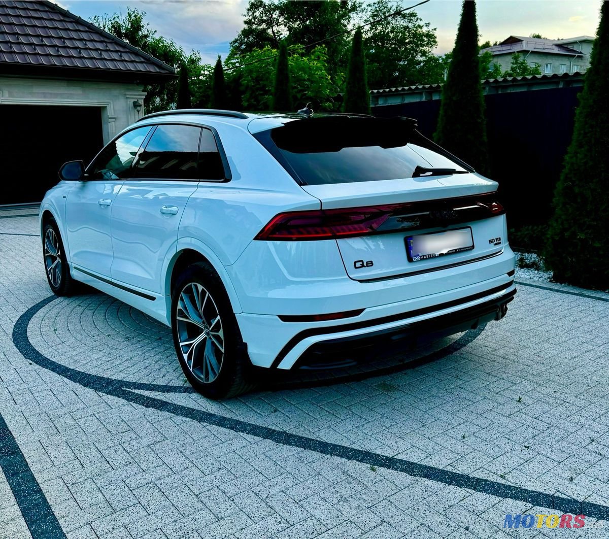 2019' Audi Q8 photo #6