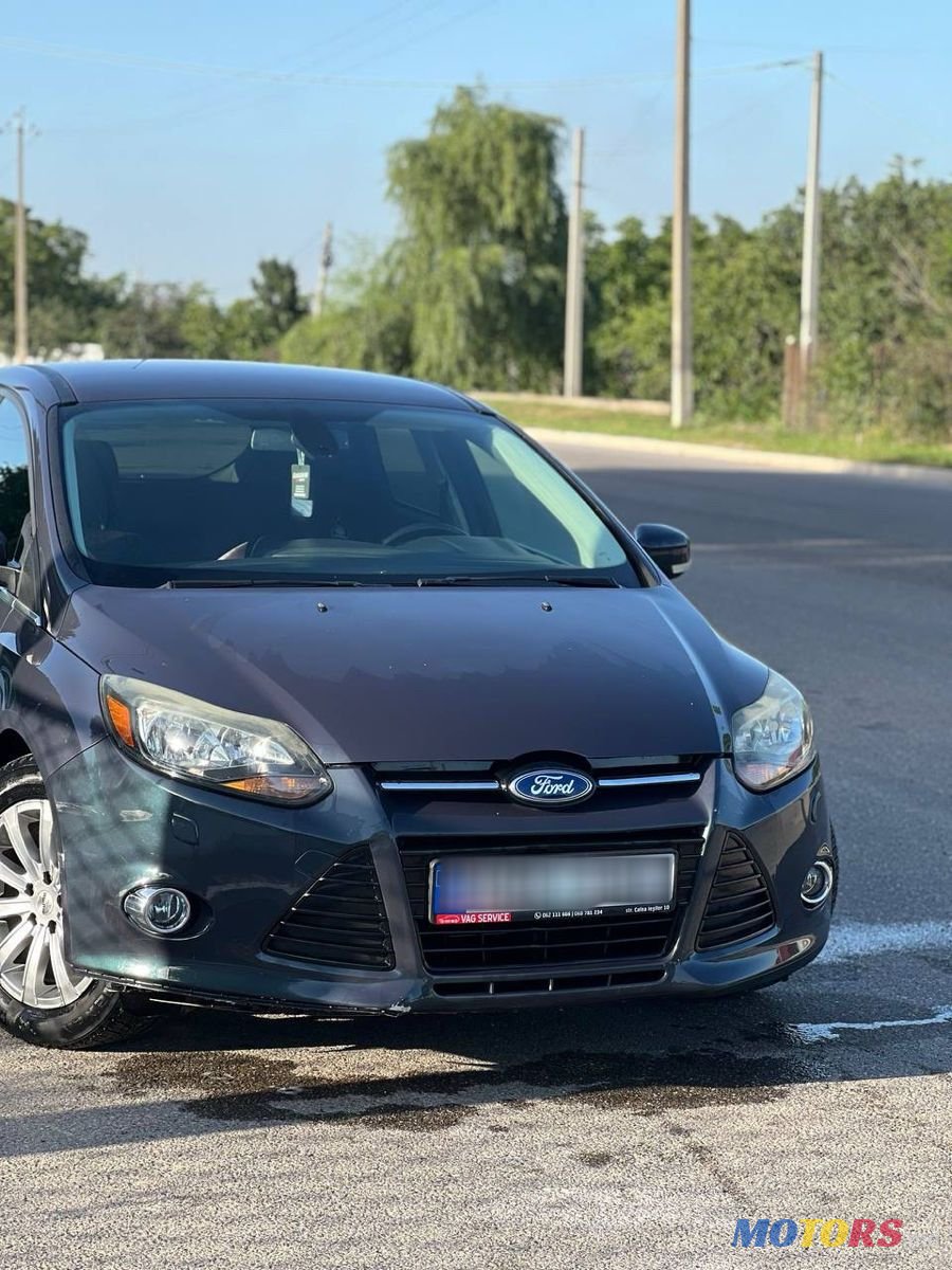 2012' Ford Focus photo #4