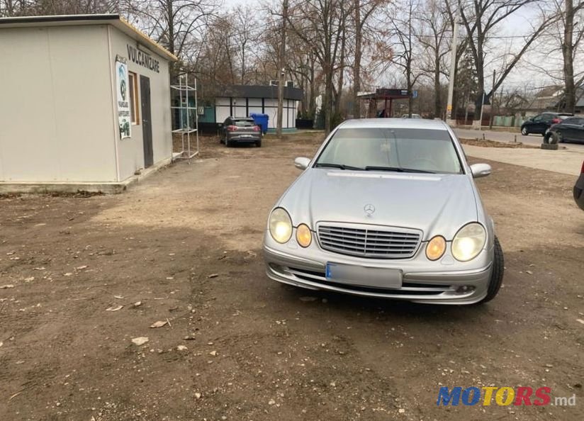 2005' Mercedes-Benz E-Class photo #2