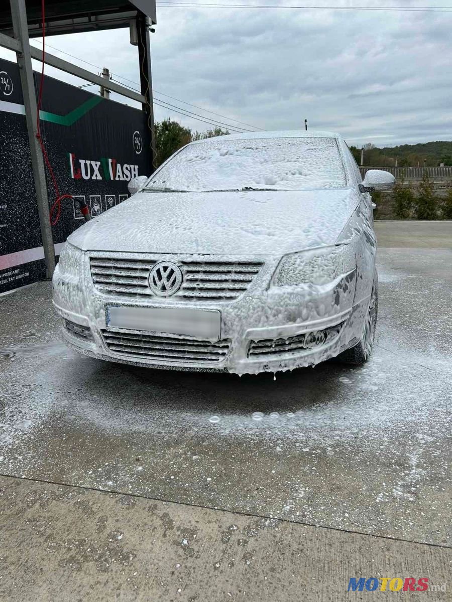 2007' Volkswagen Passat photo #2