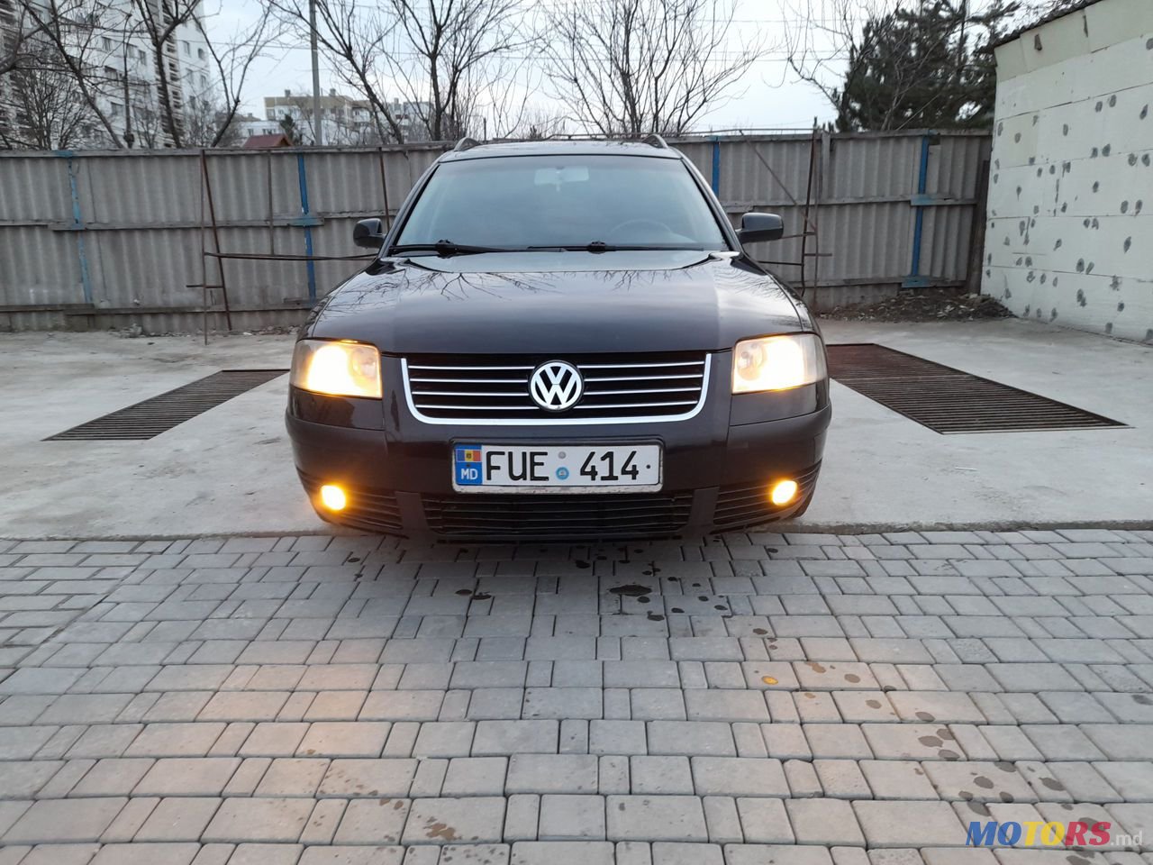 2002' Volkswagen Passat photo #1