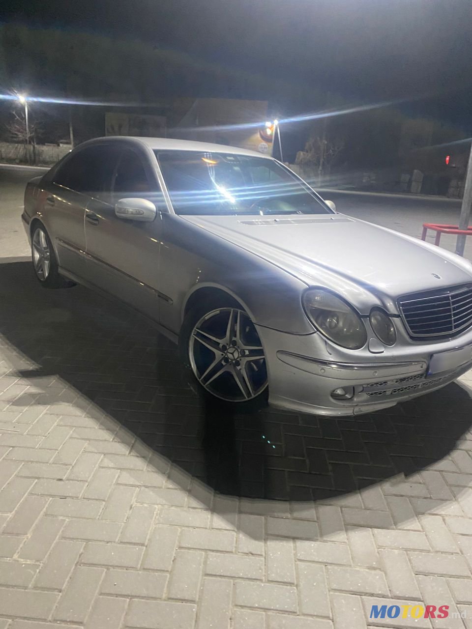 2004' Mercedes-Benz E-Class photo #1