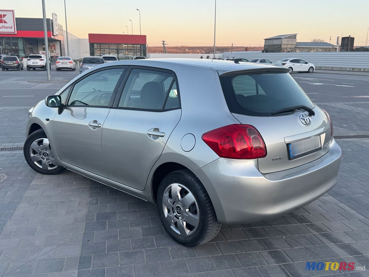 2008' Toyota Auris photo #5