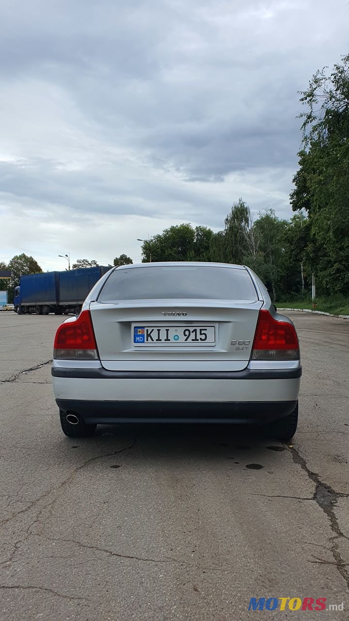 2002' Volvo S60 photo #2