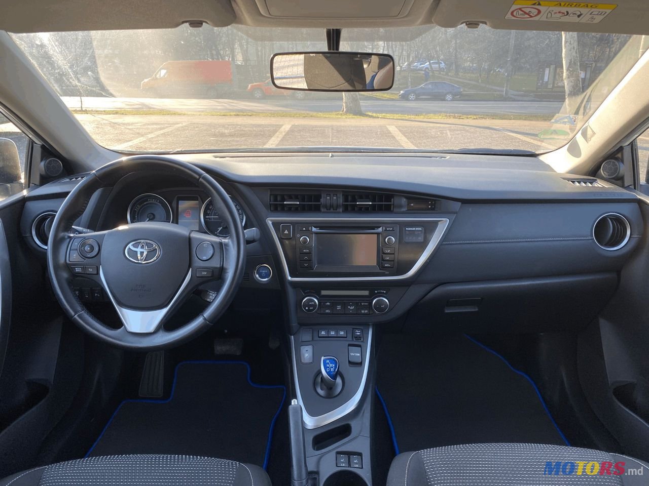 2013' Toyota Auris photo #5