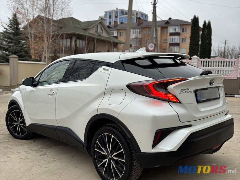 2018' Toyota C-HR photo #4