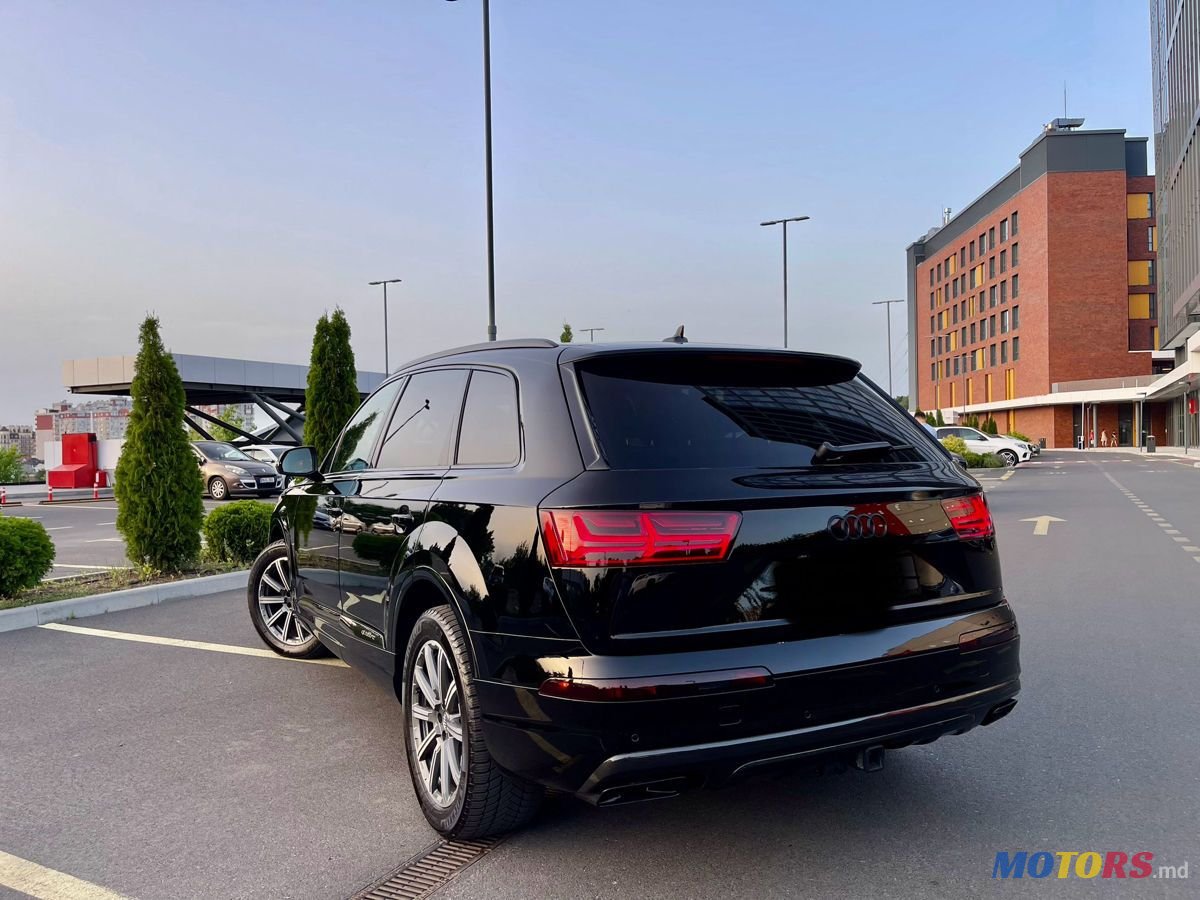 2019' Audi Q7 photo #6