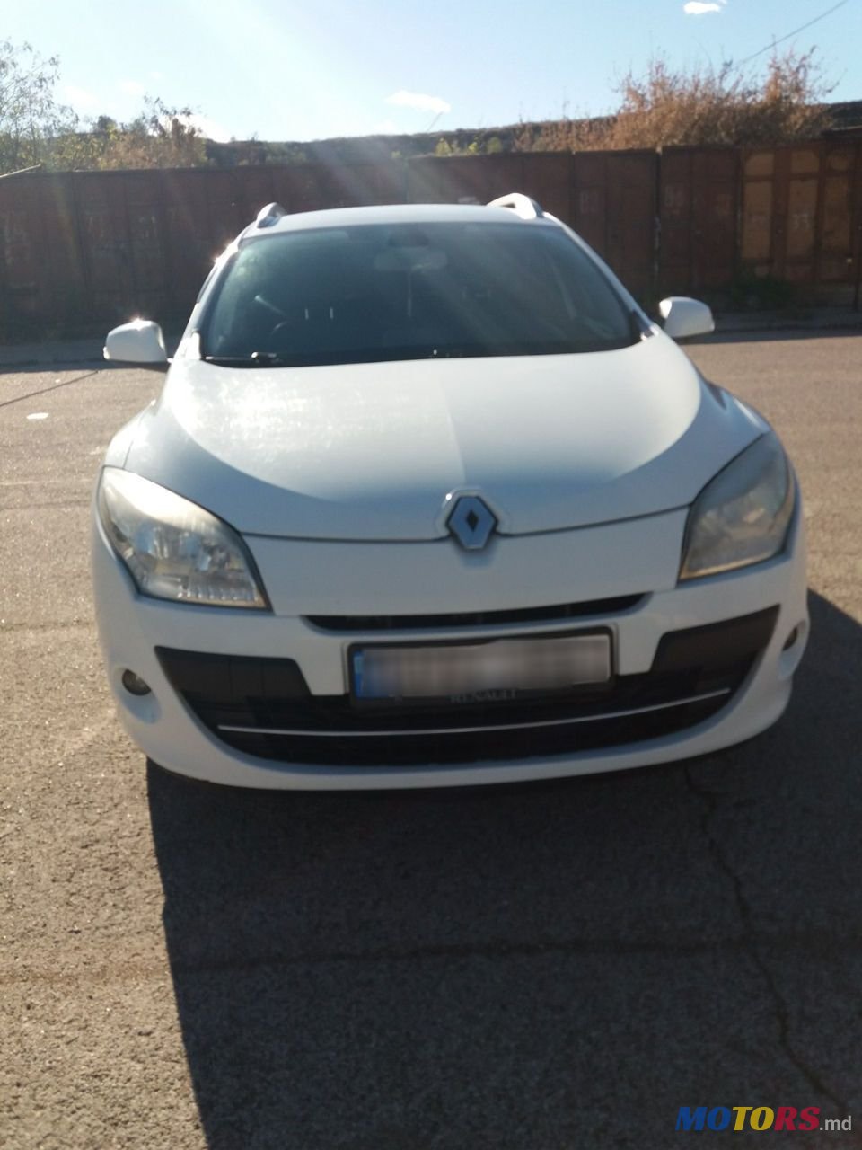 2011' Renault Megane photo #3