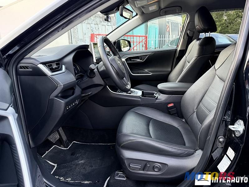 2021' Toyota RAV4 photo #5