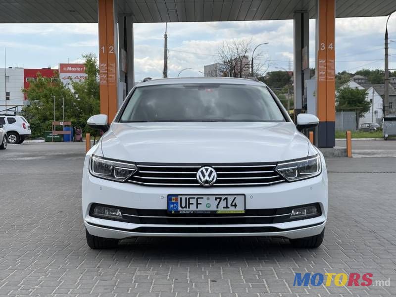 2015' Volkswagen Passat photo #2