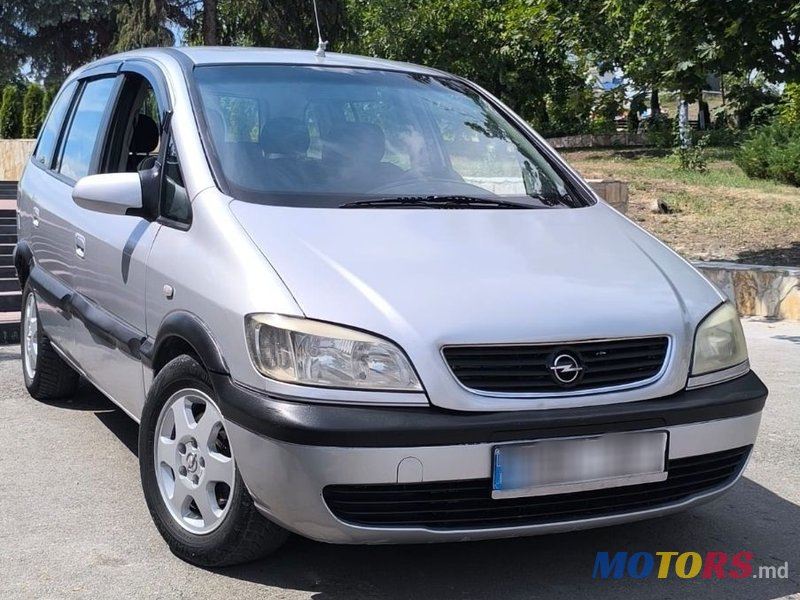 2004' Opel Zafira photo #1