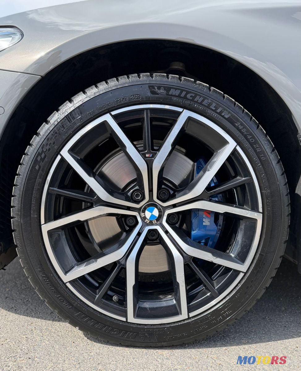 2021' BMW 5 Series photo #5