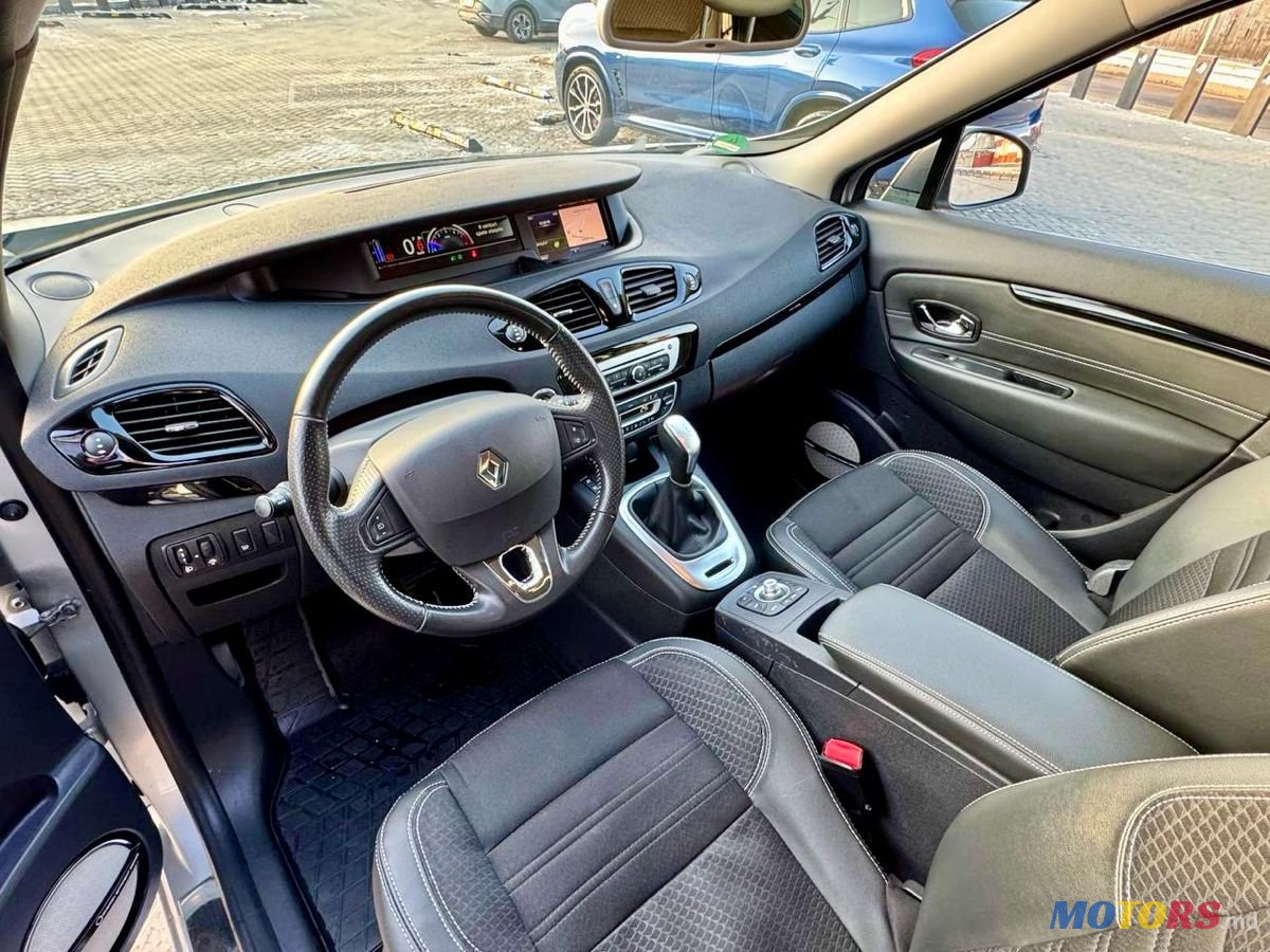2015' Renault Scenic photo #5