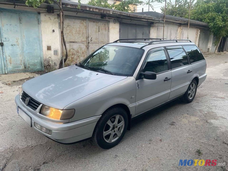 1995' Volkswagen Passat photo #3