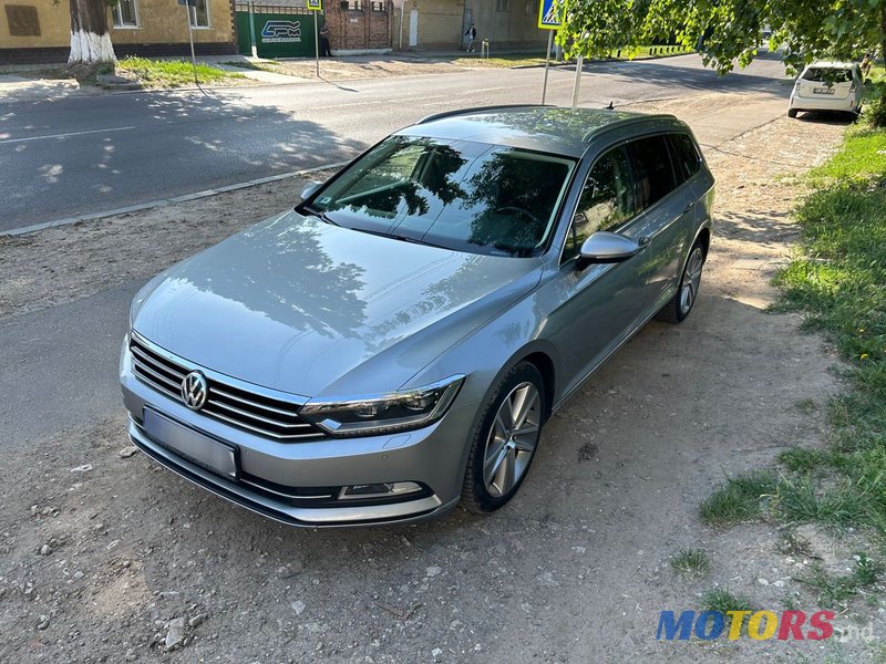 2015' Volkswagen Passat photo #1