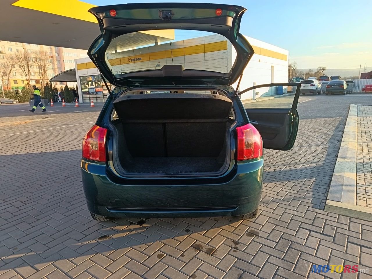 2005' Toyota Corolla photo #6