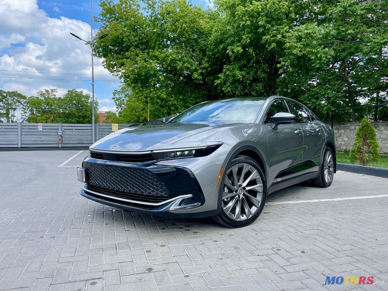 2023' Toyota Crown photo #1