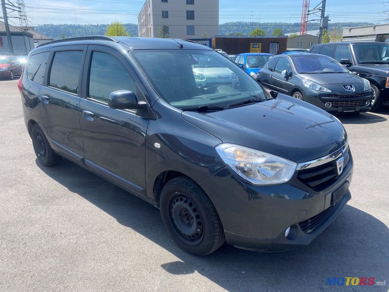 2014' Dacia Lodgy photo #2