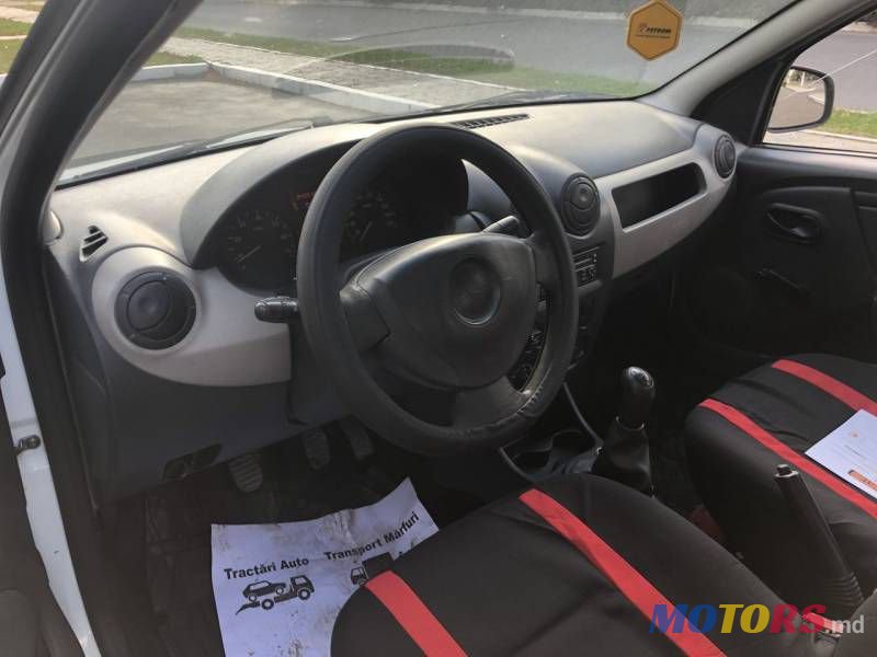 2013' Dacia Logan photo #6