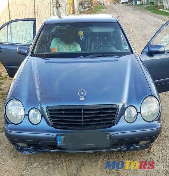 2000' Mercedes-Benz E photo #1