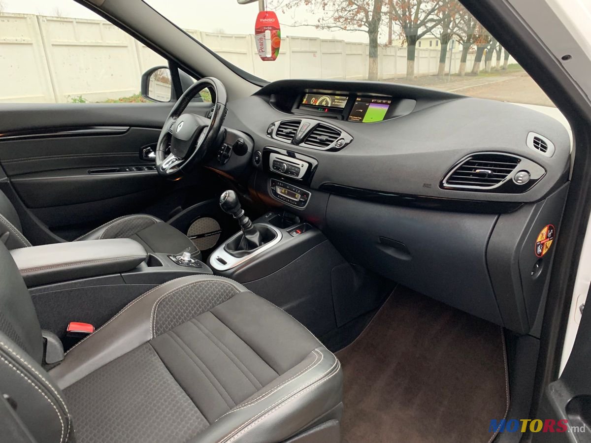 2015' Renault Scenic photo #5