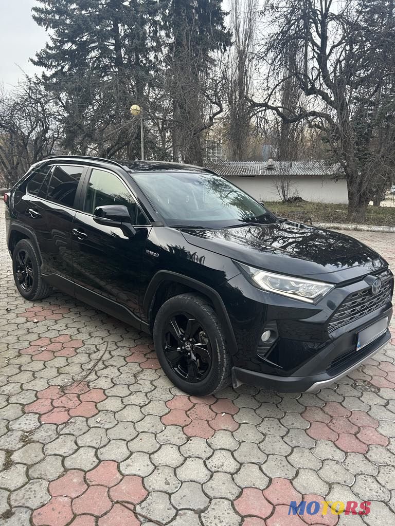 2020' Toyota RAV4 photo #2